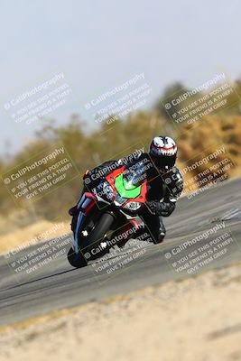 media/Jan-14-2024-SoCal Trackdays (Sun) [[2e55ec21a6]]/Turn 2 (1025am)/